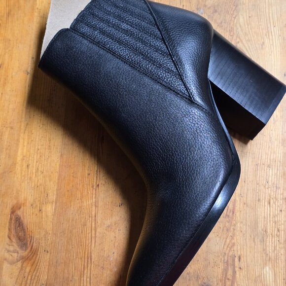 Marc Fisher LTD "Alva" Black Leather Boots--Classic Pointed Toe - Picture 5 of 11